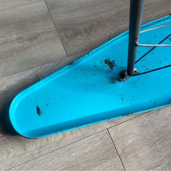 Vintage Disney’s Snow White Wolverine Toy Tin Litho children’s ironing board - Picture 9 of 10